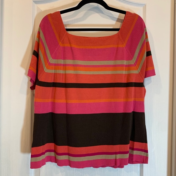 Maggie McNaughton – Short Sleeve Top - 2X - Picture 2 of 4